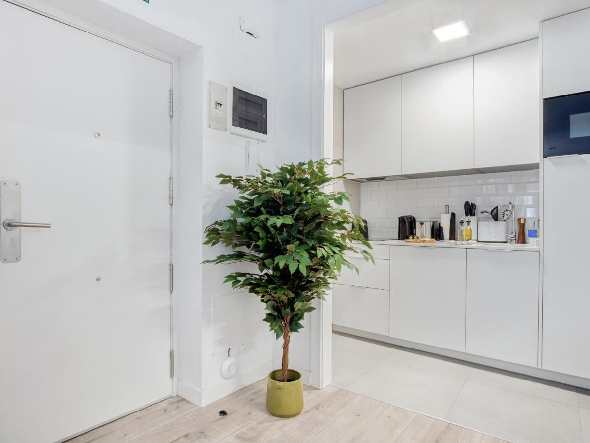 Limehome Madrid Calle Ave Maria - Estancia Temporal Εξωτερικό φωτογραφία